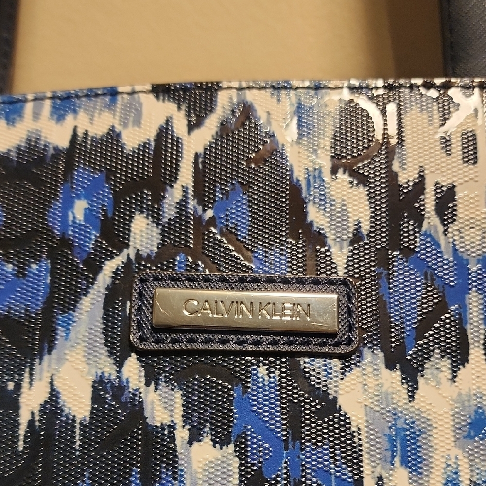Calvin KLEIN Stylish Blue Patterned Tote Bag - Picture 2 of 9